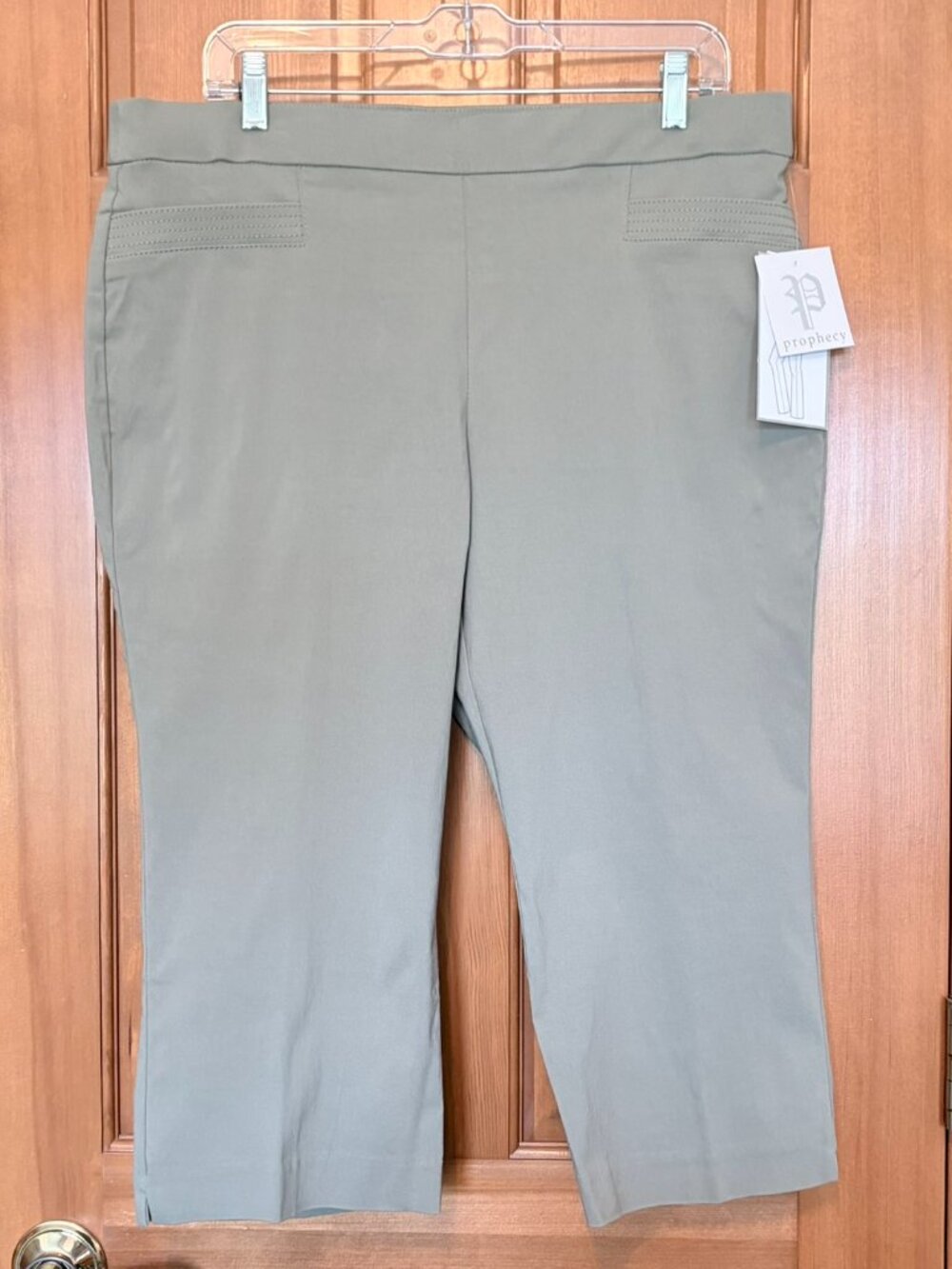 NWT Prophecy Petite Olive Khaki Pull-On Capris Hidden Elastic Waist 14P
